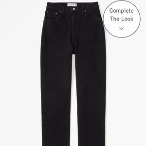 Abercrombie & Fitch - Curve Love Ultra High Rise 90s Straight Jean. Black. 27 L